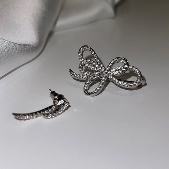 2 Piece Sparkling Bow Ear Cuff with Piercing Piece, Silver Bow, Dazzling Bow - Picture 5 of 5